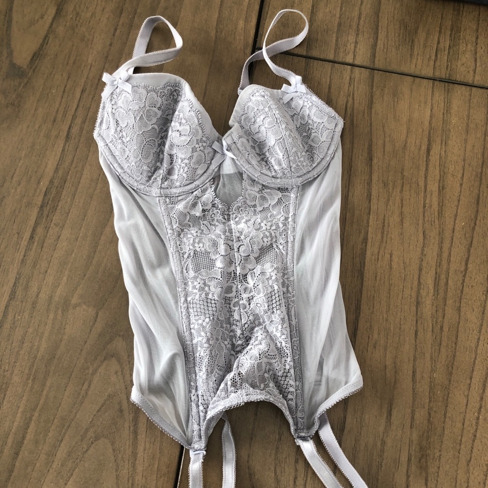 TEN Victoria’s Secret Lingerie (10 items - XS, 32/34B)